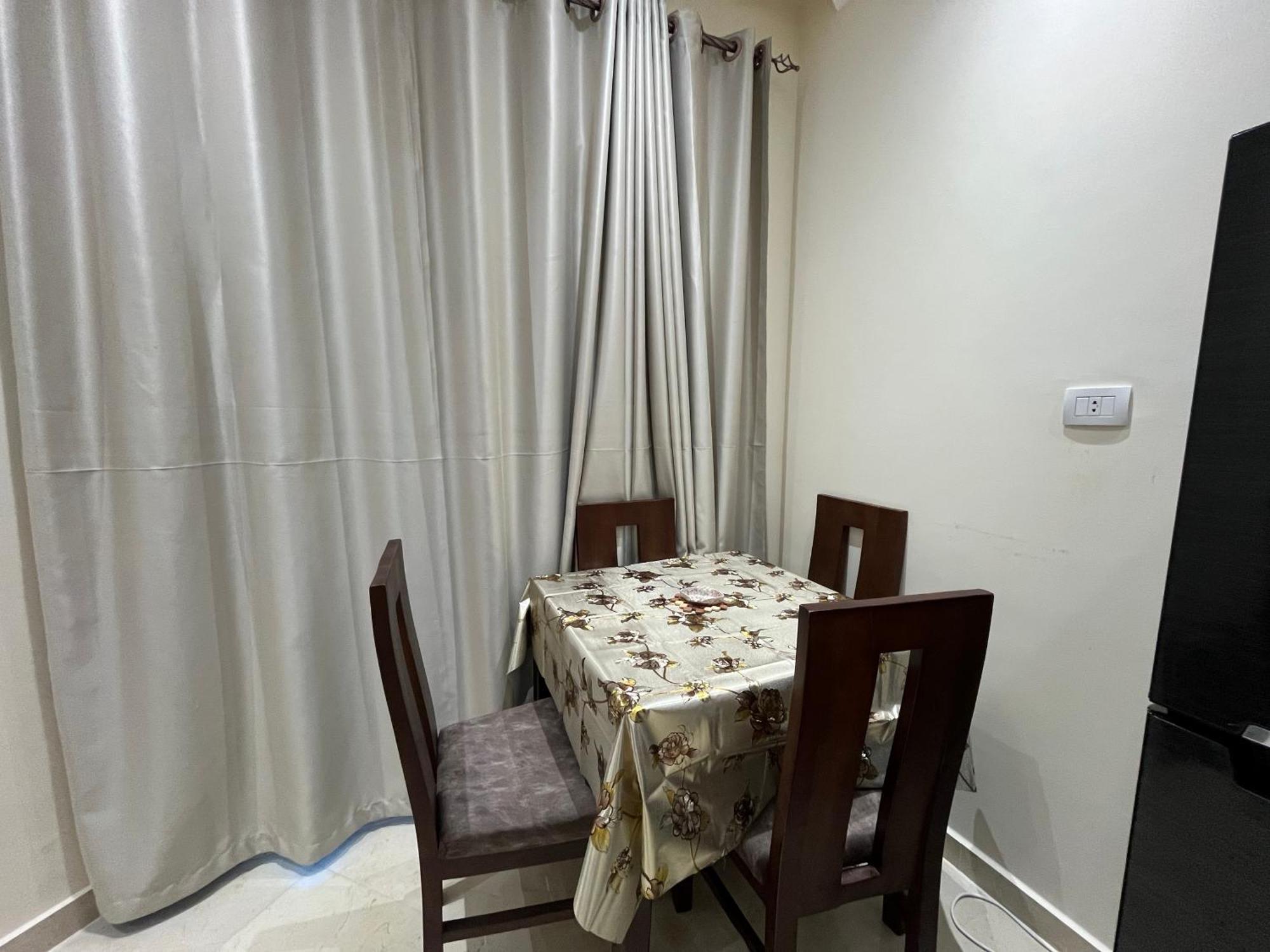 La Quinta Apartment *